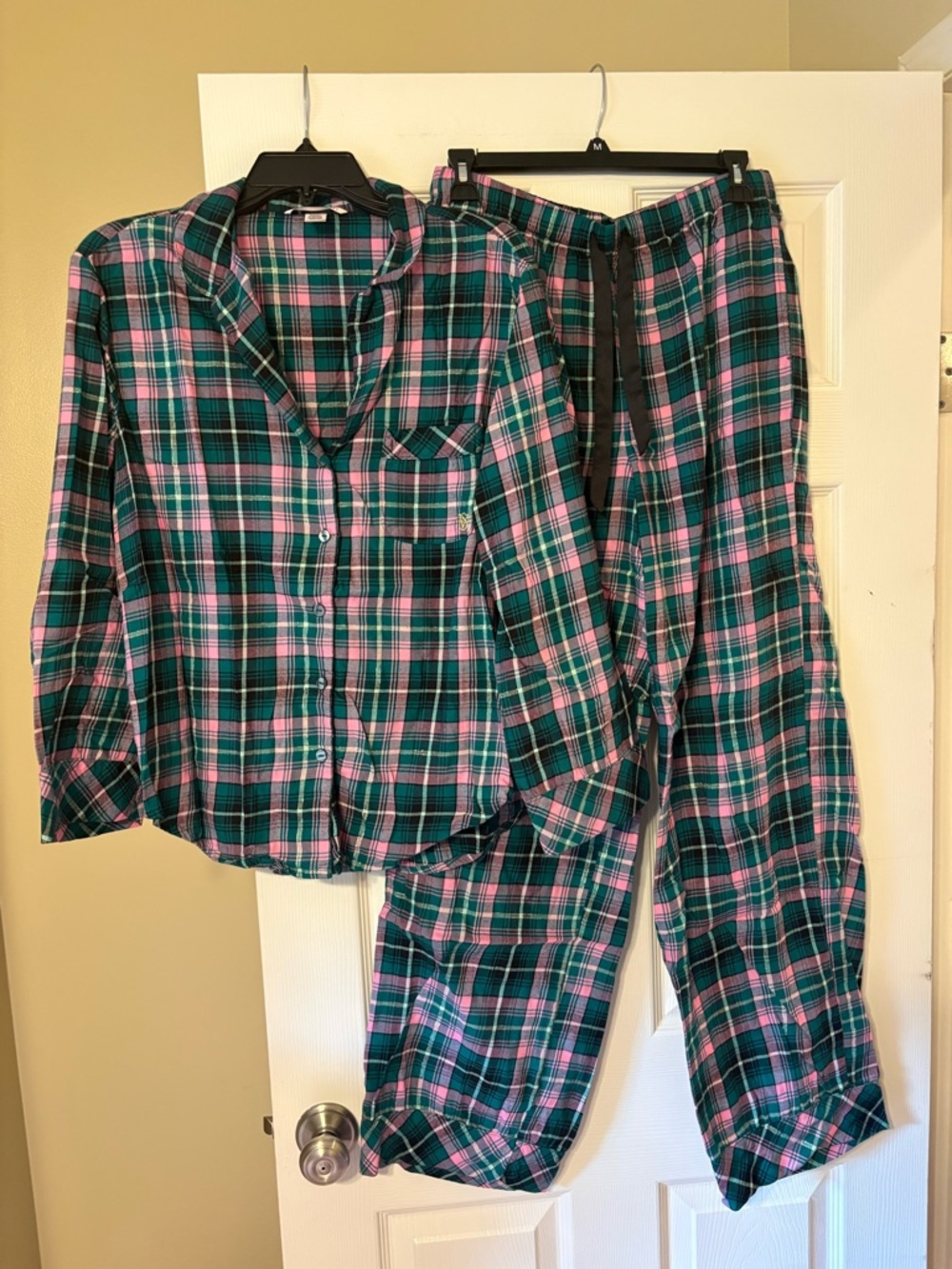 Victoria's Secret Pink and Green Plaid Pajama Set NWOT